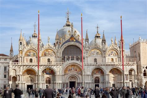 St Mark’s Basilica wins Eclipse as card marred by photo.